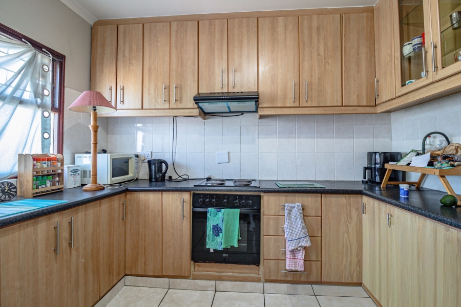 2 Bedroom Property for Sale in Claremont Western Cape